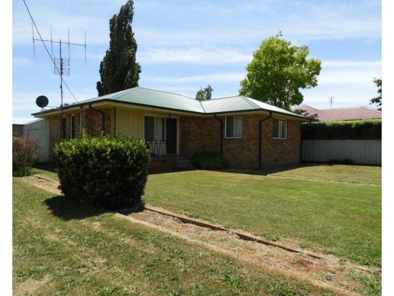 22 Crown Street, Crookwell NSW 2583