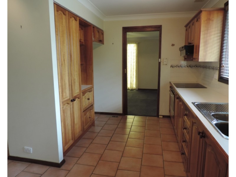2 Macalister Drive, Goulburn NSW 2580