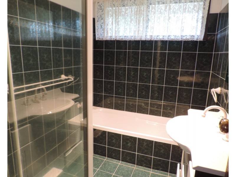 2 Macalister Drive, Goulburn NSW 2580