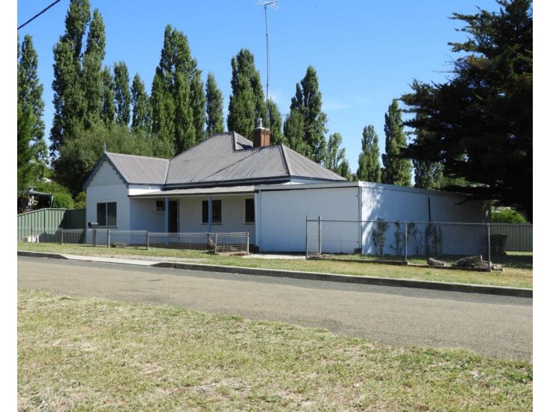 19 Court Street, Taralga NSW 2580