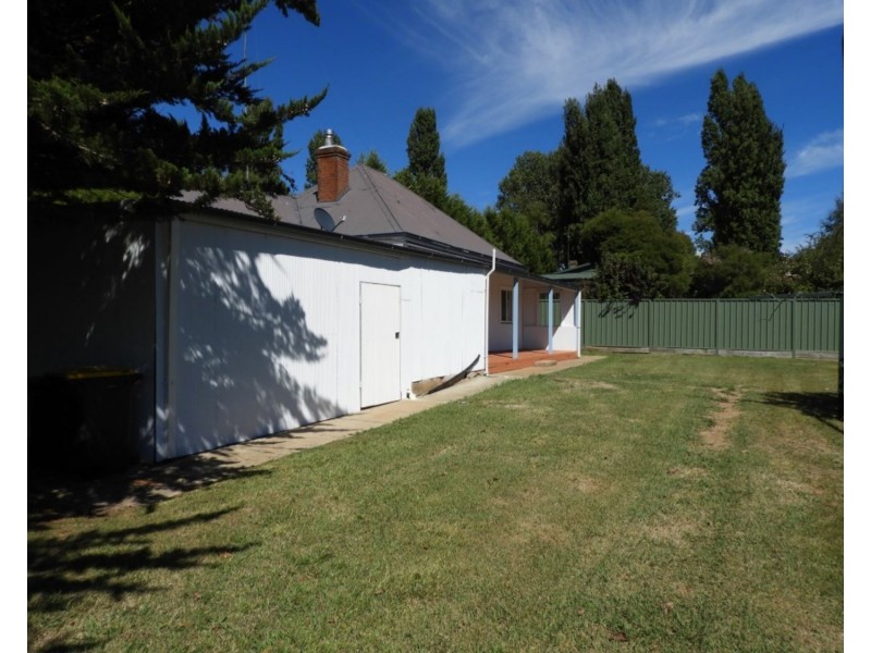 19 Court Street, Taralga NSW 2580