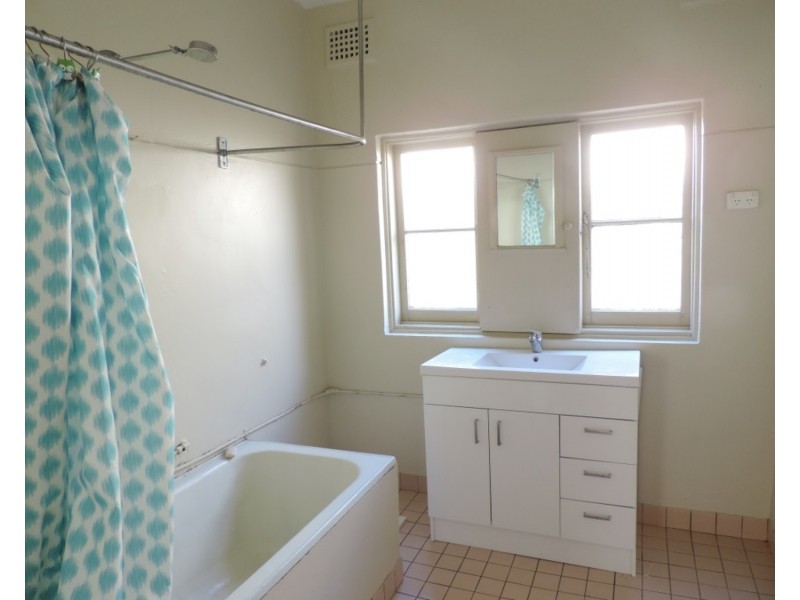 15 Bellevue Street, Goulburn NSW 2580