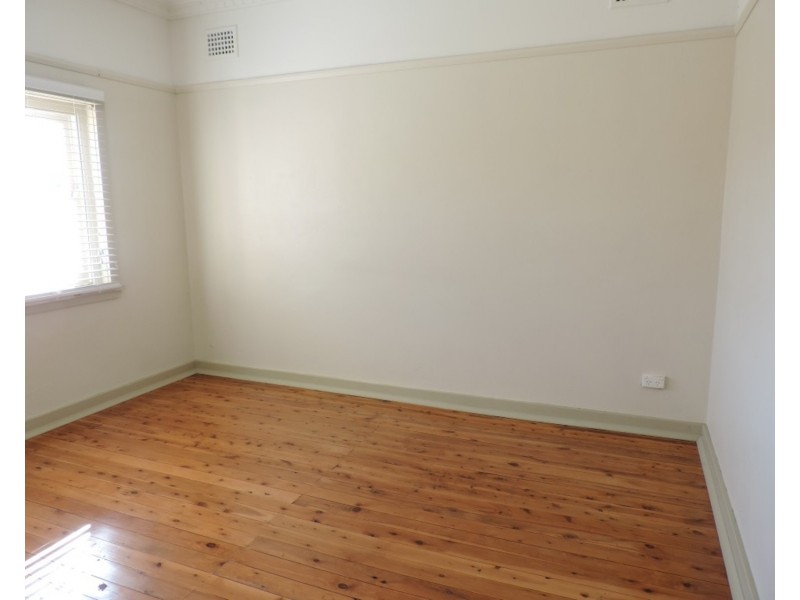 15 Bellevue Street, Goulburn NSW 2580