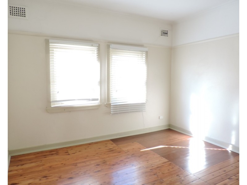 15 Bellevue Street, Goulburn NSW 2580