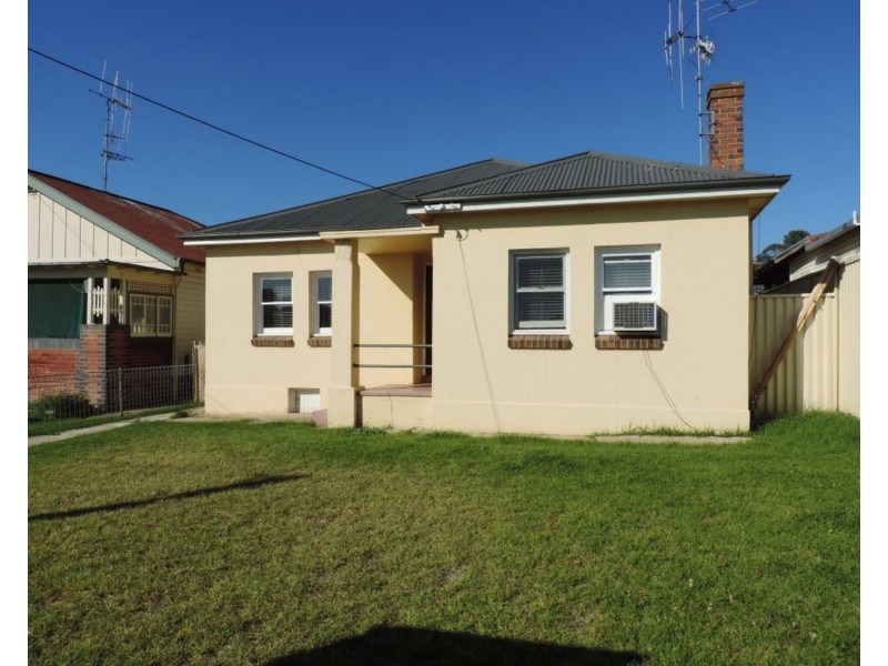 15 Bellevue Street, Goulburn NSW 2580