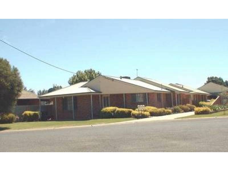 2/1 Jackman Place, Griffith NSW 2680