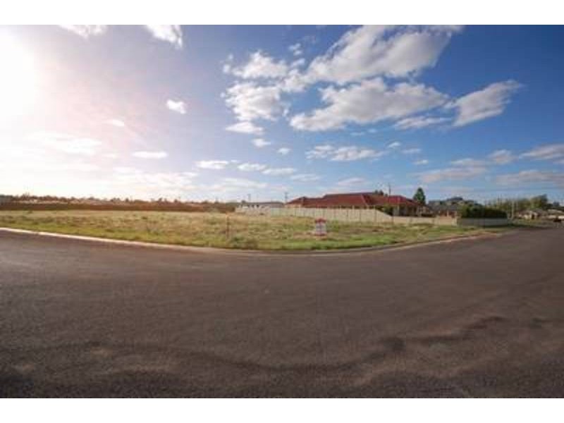 42 Barwidgee Boulevard, Darlington Point NSW 2706