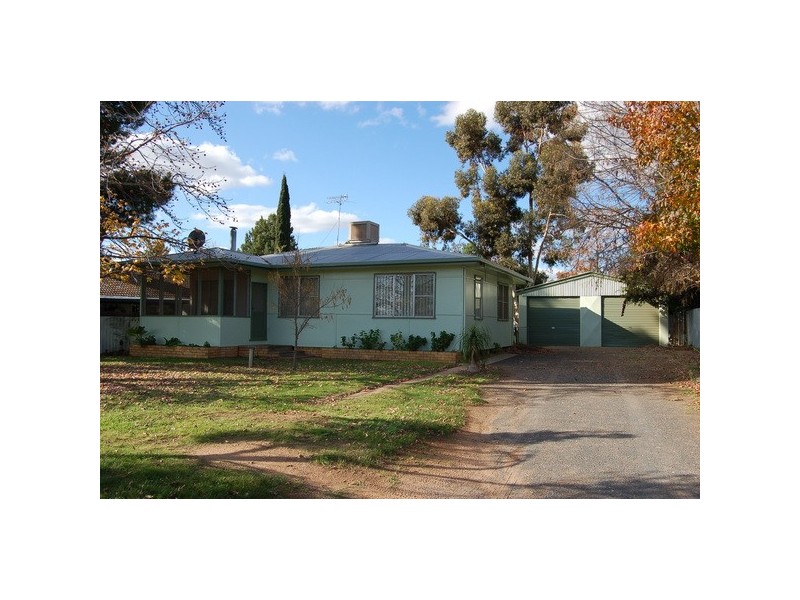 27 Kingfisher Avenue, Coleambally NSW 2707