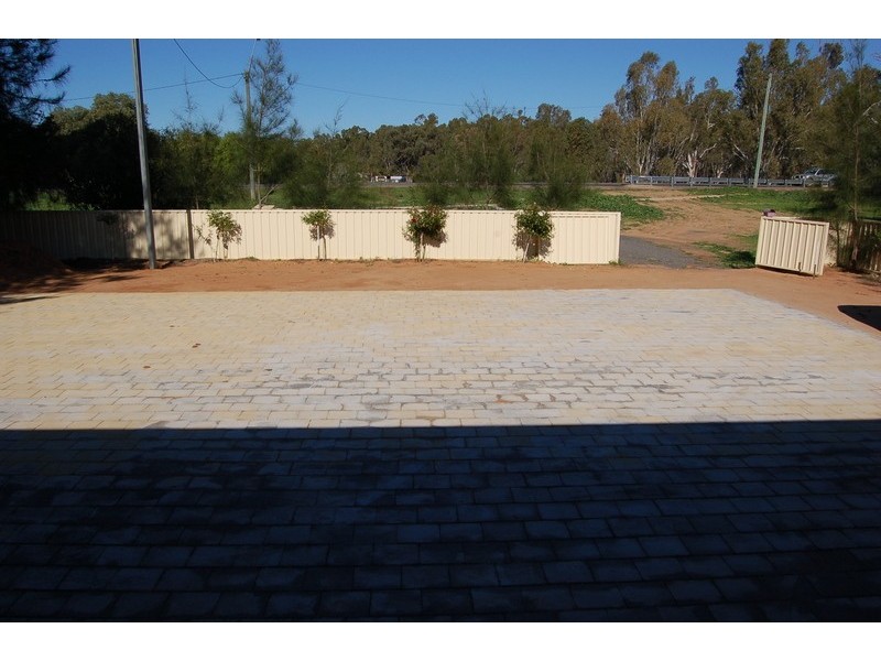 2A Narrand Street, Darlington Point NSW 2706