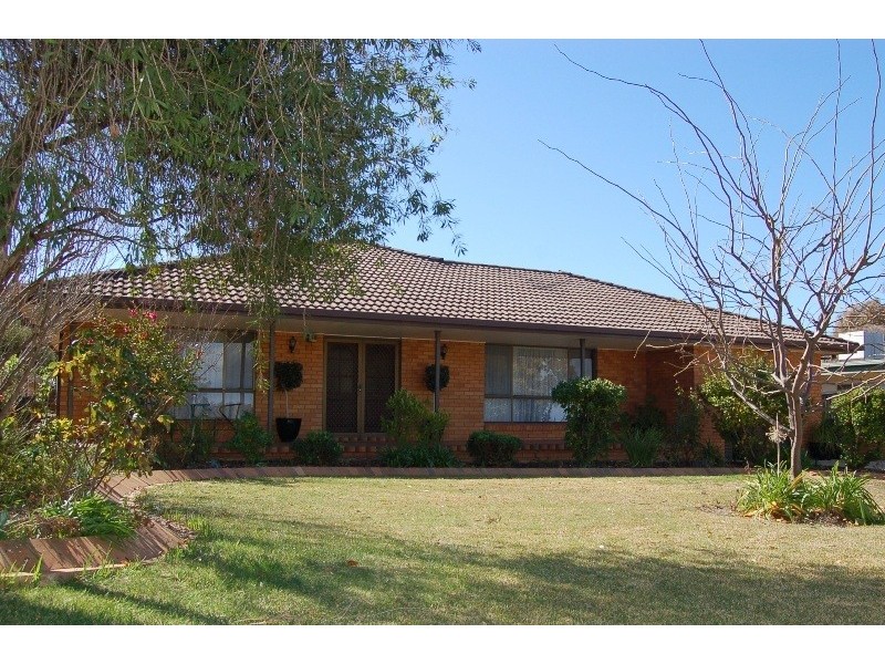 72 Doolan Crescent, Griffith NSW 2680
