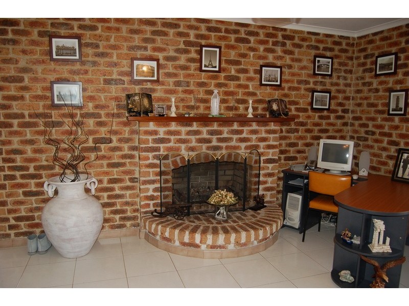 72 Doolan Crescent, Griffith NSW 2680
