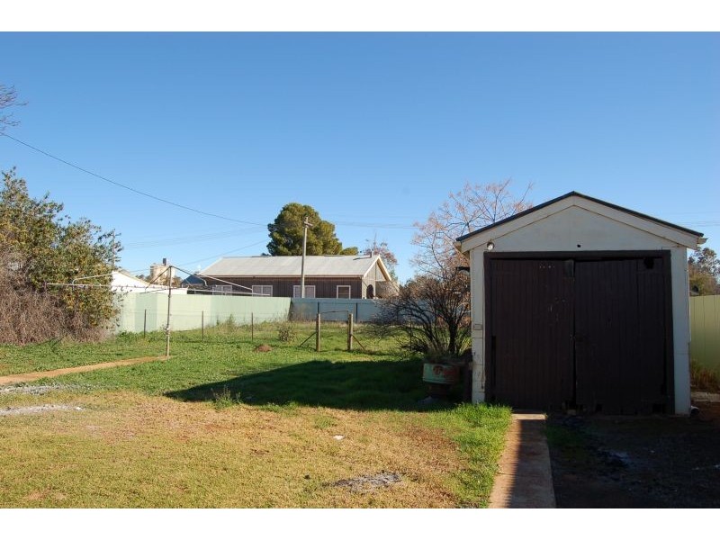 12 Stipa Street, Goolgowi NSW 2652