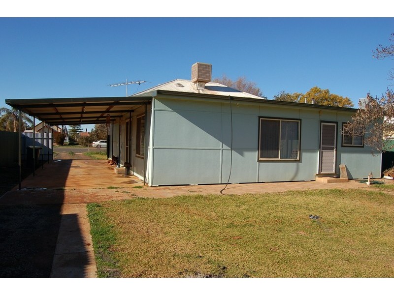 12 Stipa Street, Goolgowi NSW 2652