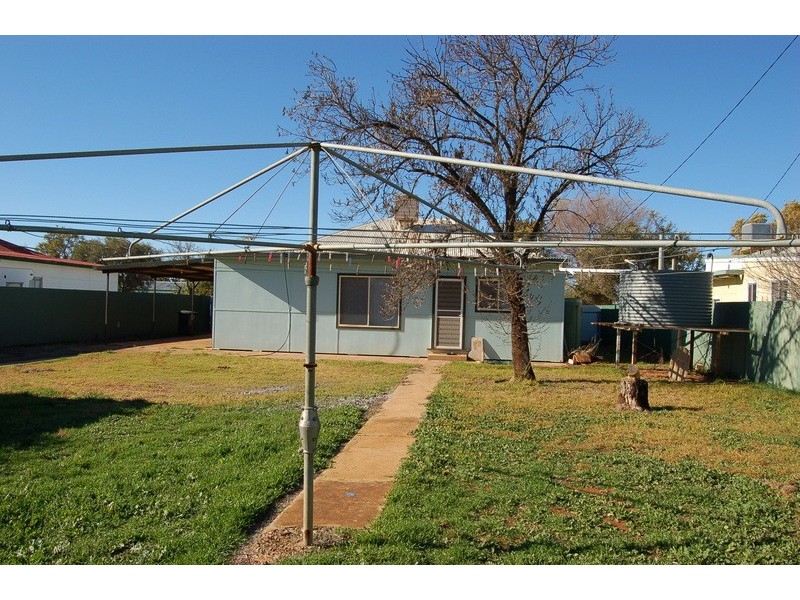 12 Stipa Street, Goolgowi NSW 2652