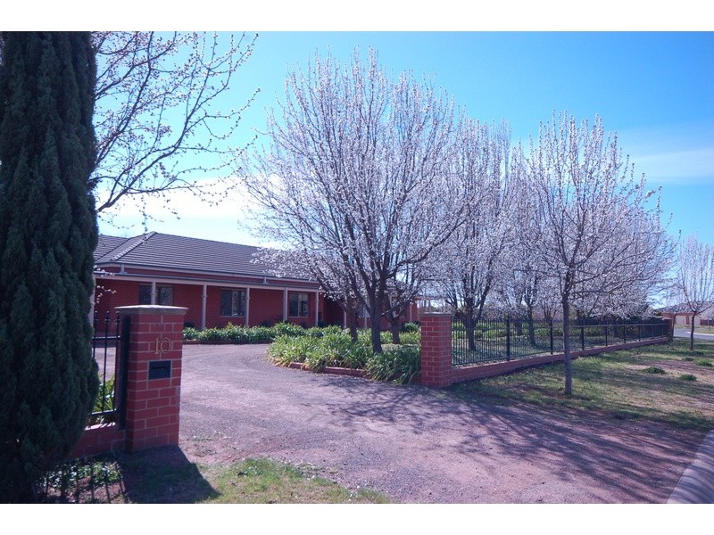 10 Ignatius Court, Yoogali NSW 2680