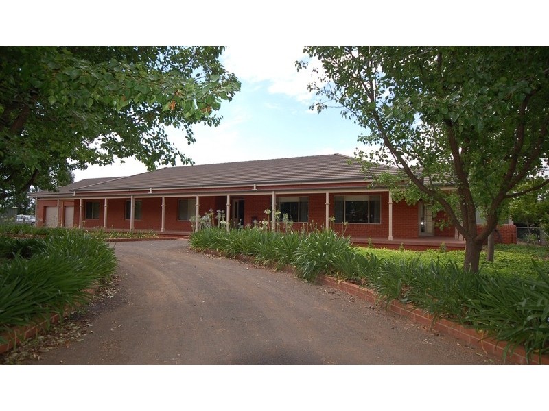 10 Ignatius Court, Yoogali NSW 2680