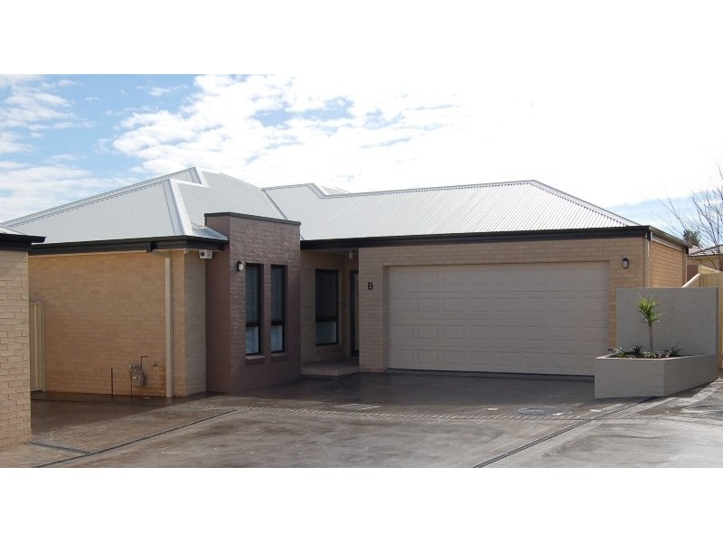 b/31 Nelson Drive, Griffith NSW 2680