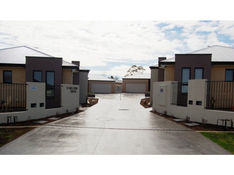 b/31 Nelson Drive, Griffith NSW 2680