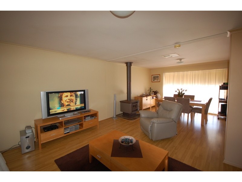 35 Campbell Street, Darlington Point NSW 2706