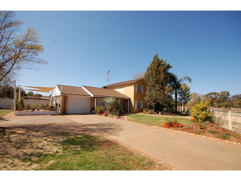59 Clifton Boulevard, Griffith NSW 2680