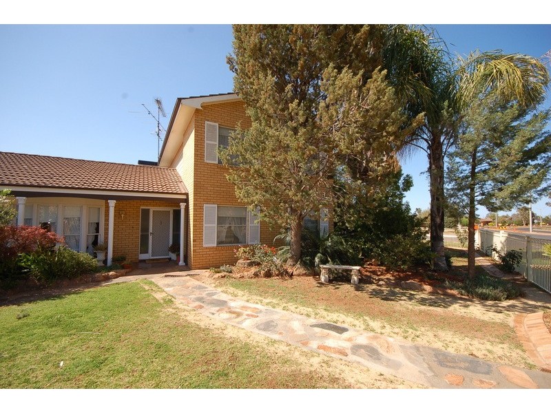 59 Clifton Boulevard, Griffith NSW 2680