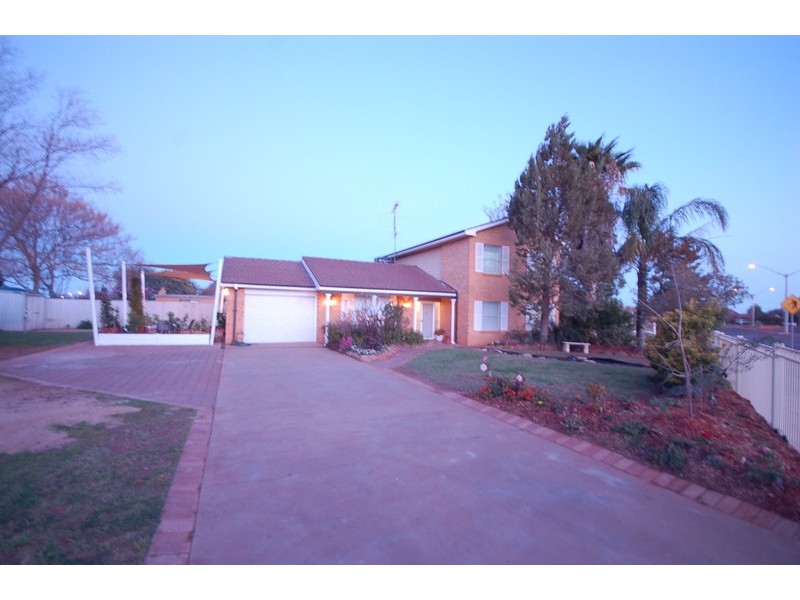 59 Clifton Boulevard, Griffith NSW 2680