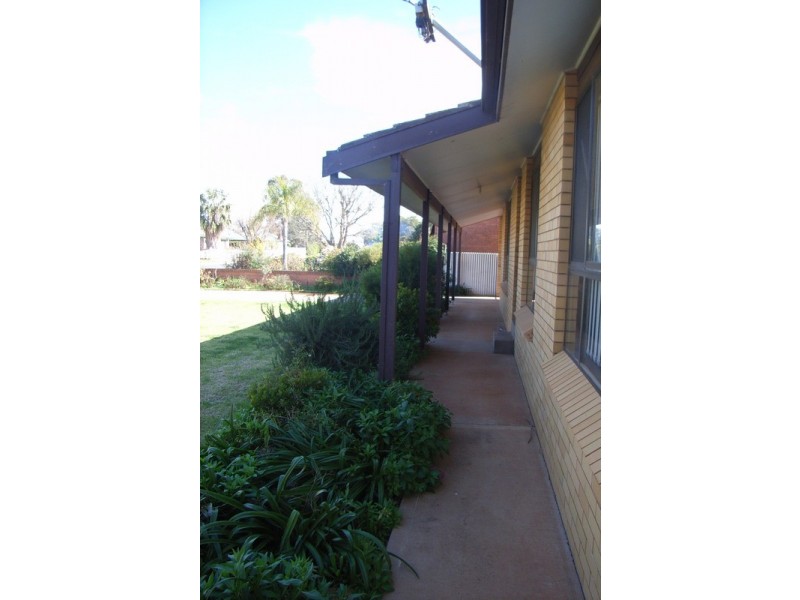 37 Erskine Road, Griffith NSW 2680