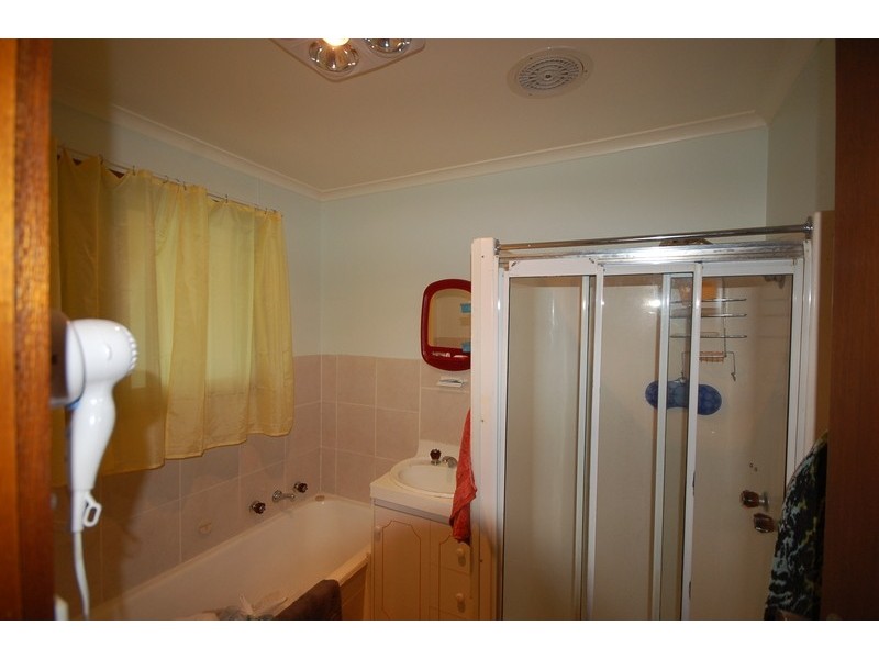 4 Brooks Crescent, Darlington Point NSW 2706