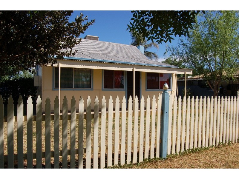 9 Beechworth Street, Whitton NSW 2705