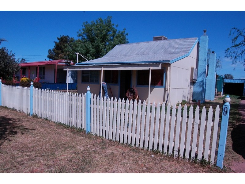 9 Beechworth Street, Whitton NSW 2705