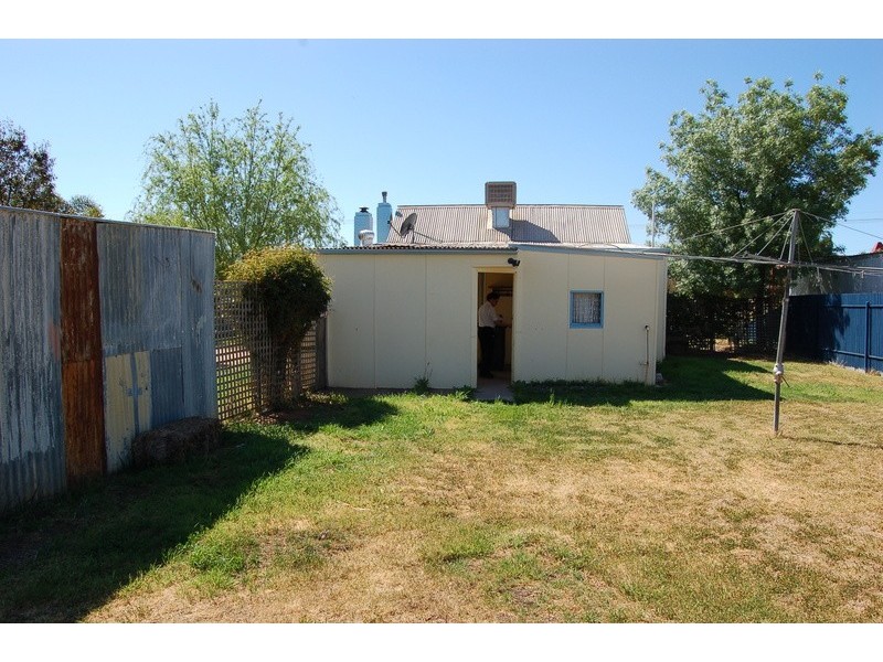 9 Beechworth Street, Whitton NSW 2705