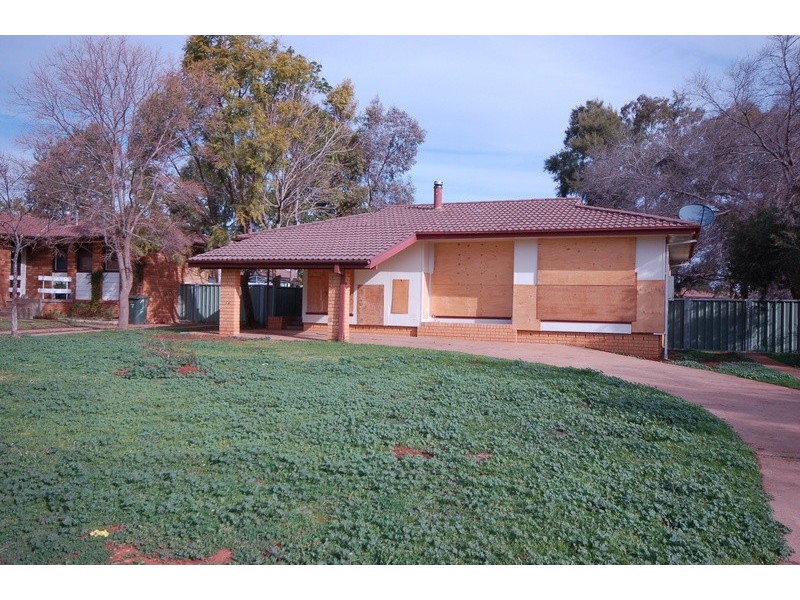 12 Heath Crescent, Griffith NSW 2680