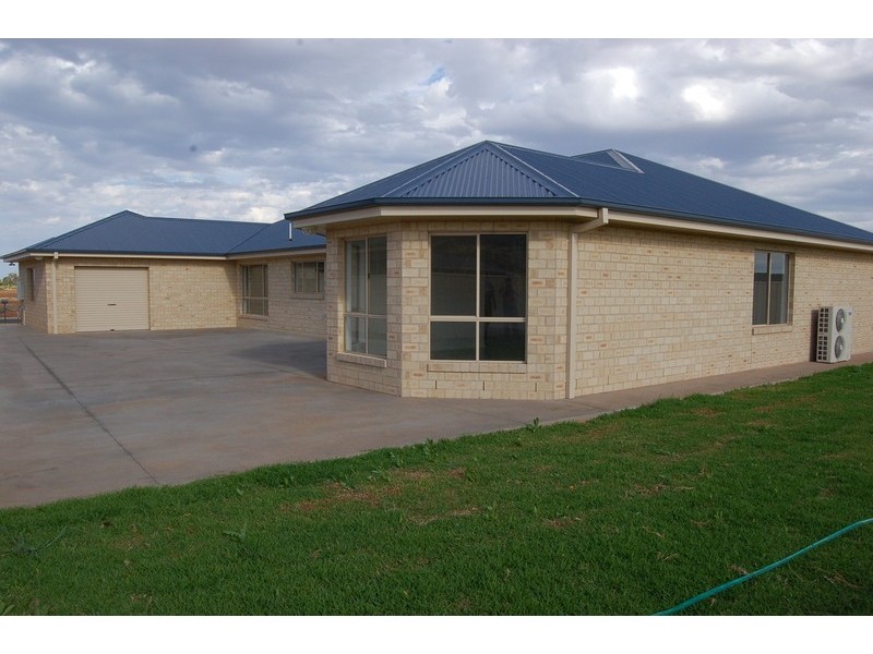 23 Gillmartin Road, Griffith NSW 2680
