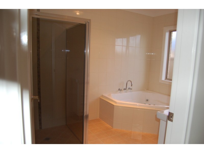 25 Gillmartin Road, Griffith NSW 2680