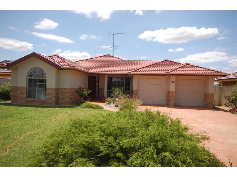 5 Montrose Drive, Griffith NSW 2680