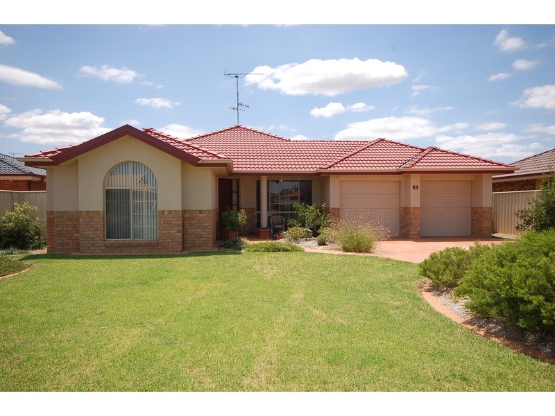 5 Montrose Drive, Griffith NSW 2680