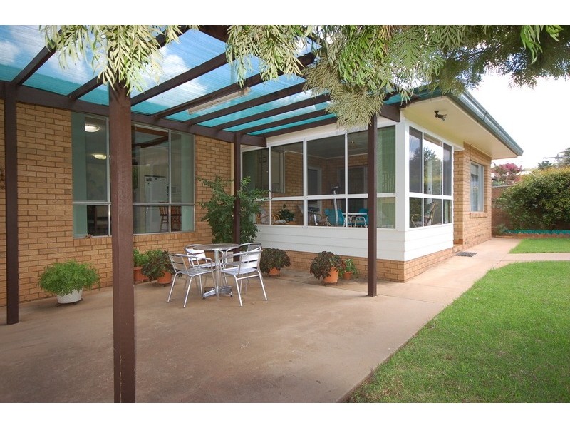 74 Ross Crescent, Griffith NSW 2680