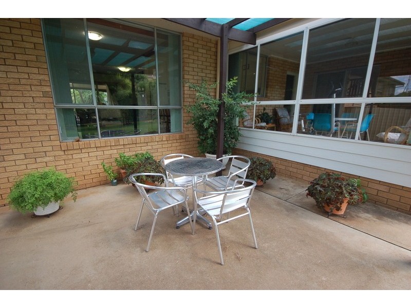 74 Ross Crescent, Griffith NSW 2680