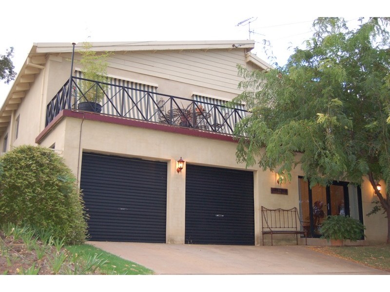 24 Lawford Crescent, Griffith NSW 2680