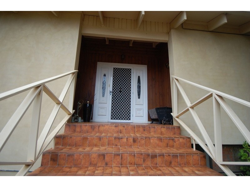 24 Lawford Crescent, Griffith NSW 2680