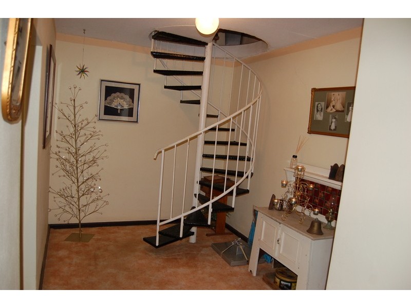 24 Lawford Crescent, Griffith NSW 2680