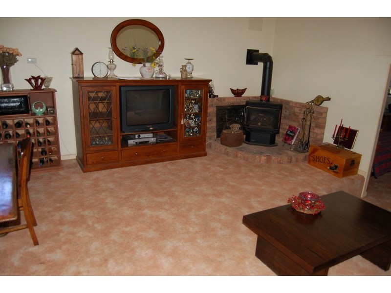 24 Lawford Crescent, Griffith NSW 2680