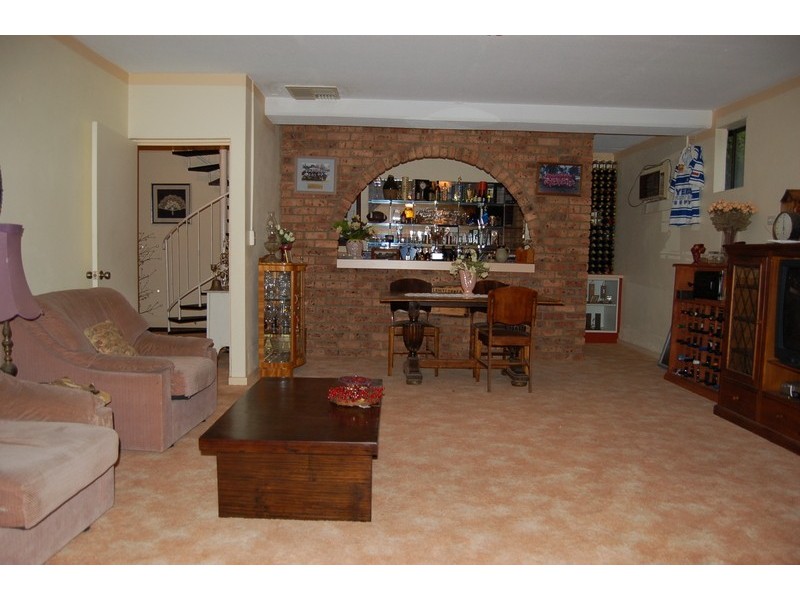 24 Lawford Crescent, Griffith NSW 2680