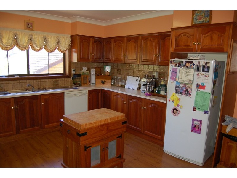 21 Lawford Crescent, Griffith NSW 2680