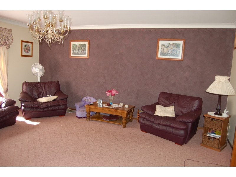 21 Lawford Crescent, Griffith NSW 2680