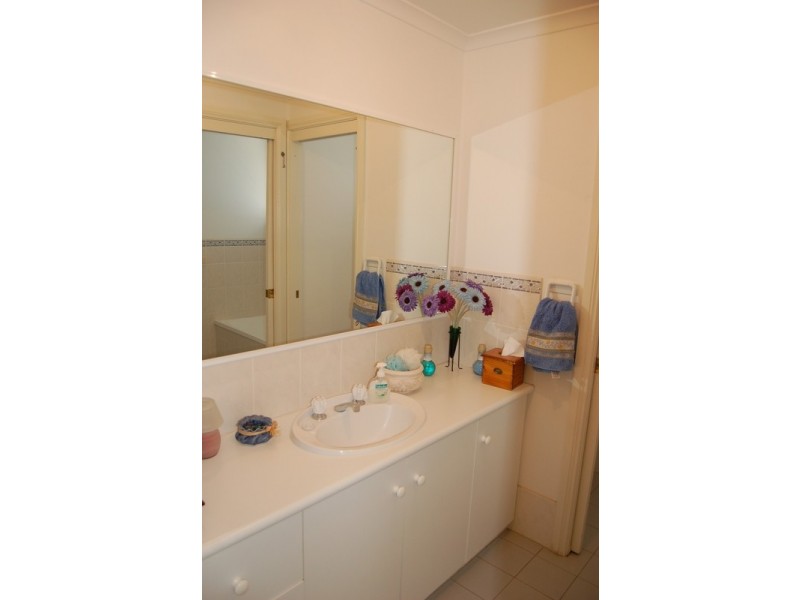 9 Barwidgee Boulevard, Darlington Point NSW 2706