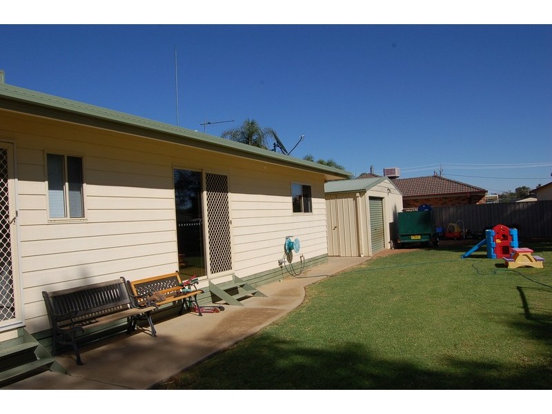 9 Barwidgee Boulevard, Darlington Point NSW 2706