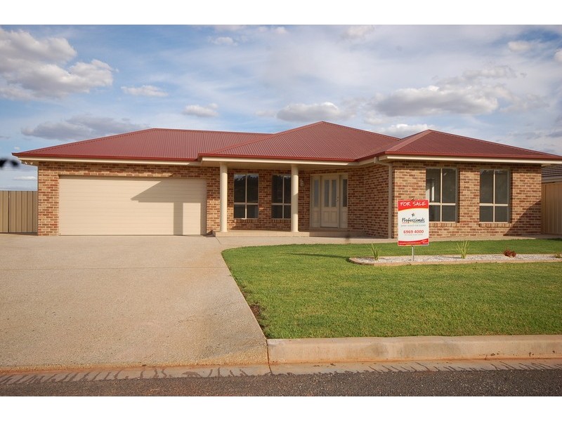 40 Brooks Crescent, Griffith NSW 2680