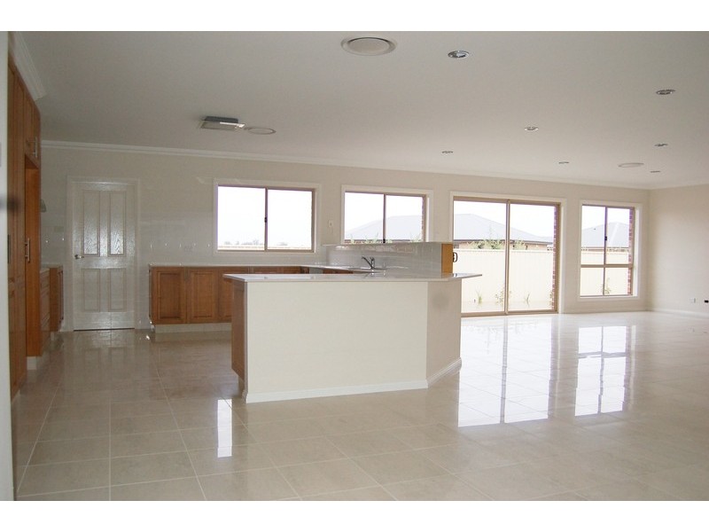 40 Brooks Crescent, Griffith NSW 2680