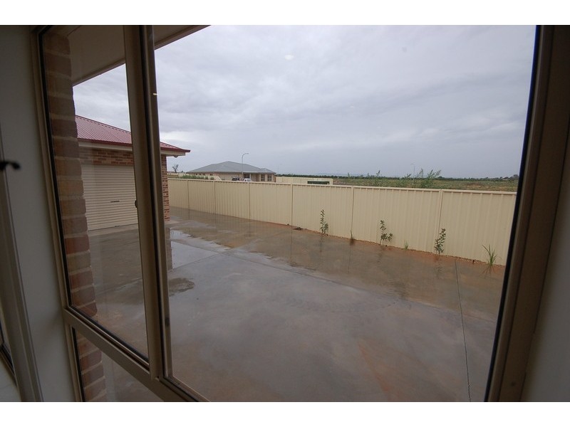 40 Brooks Crescent, Griffith NSW 2680